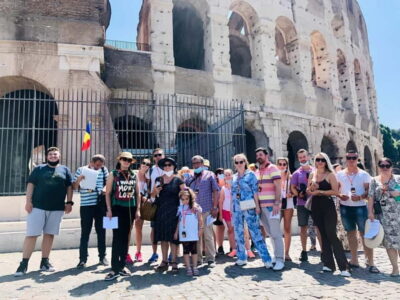 Colosseum Express Guided Tour / Forum & Palatine Audioguide - Stop 1: A quick photo/briefing moment before the big doors