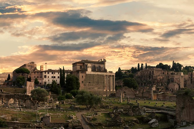 Colosseum, Roman Forum Guided Tour with Private Option - What makes the guide experience feel personal