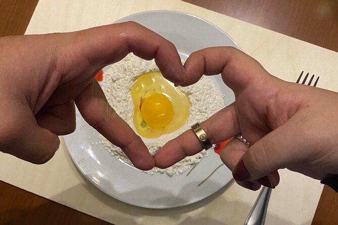 Cooking Class in Rome: Make Fettucine & Tiramisù with Chef Paolo - Meeting Point in Central Rome: Finding V. della Croce, 34 Without Stress