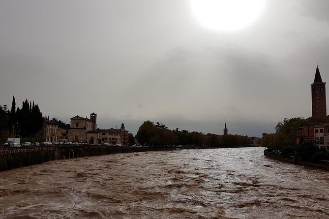 Dark Historical Verona Walking Tour - Stop 2: Sinagoga di Verona and WWII neighbors