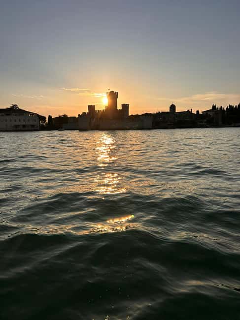 Desenzano del Garda: Sunset Boat Trip at Sunset with Drink - Timing Rules: Don’t Be Late to This One