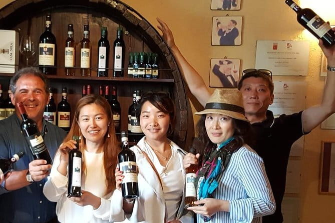 Discover Chianti Through its Wines - The tasting table: Chianti Classico, Riserva, and Montarsiccio with food