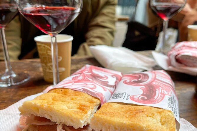 Discover the Milano by Food - Orto Botanico di Brera: a quick reset inside the school grounds