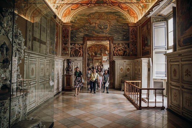 Early Vatican Museums Tour: The Best of the Sistine Chapel - Stanze di Raffaello Early Entry: Quiet Walls, Loud Talent