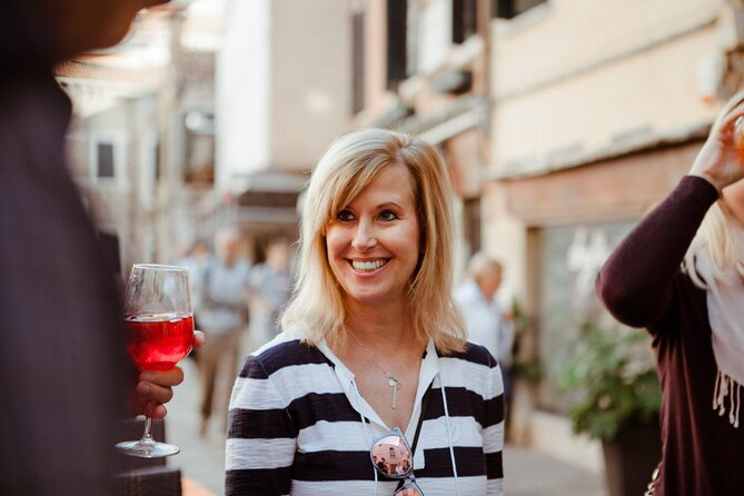 Eat like a Local: Venice Cicchetti and Wine Tasting Evening Tour - Osteria Ai Pugni and Al Vecio Marangon: Fried Cicchetti and the Canal-Front Factor