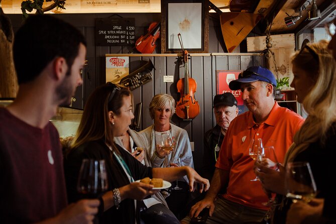 Eat like a Local: Venice Cicchetti and Wine Tasting Evening Tour - Meeting at Campo San Tomà and Getting Your Bearings Fast