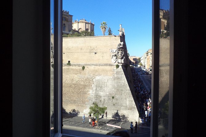 Enjoy Vatican Museums , Sistine Chapel : guided tour - Guides make a difference: what to look for in the human part