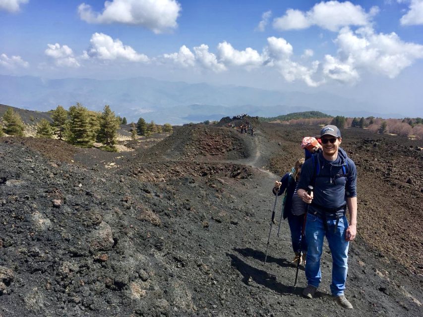 Etna: Craters of the 2002 Eruption Trekking Experience - The sandy channel descent: how you return to the start