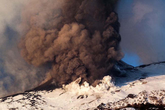 Etna: Winter excursion to 3.000mt - Valle del Bove and the Barbagallo craters: big volcano views with restraint
