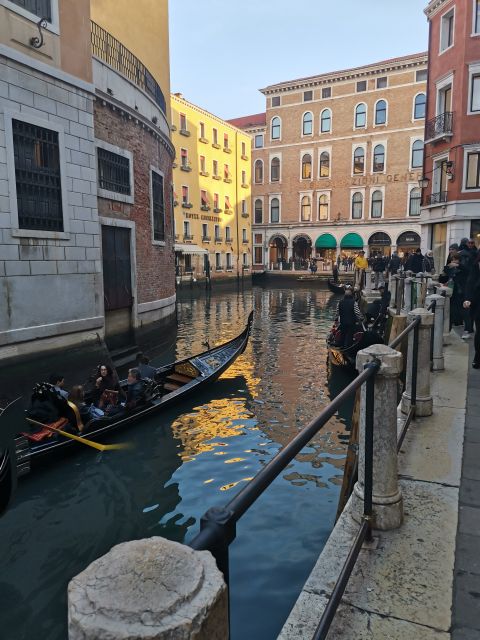Evening Walking Tour with optional motorboat Ride - Rialto Bridge and the option at Campo Santa Sofia (€2 gondola ferry)