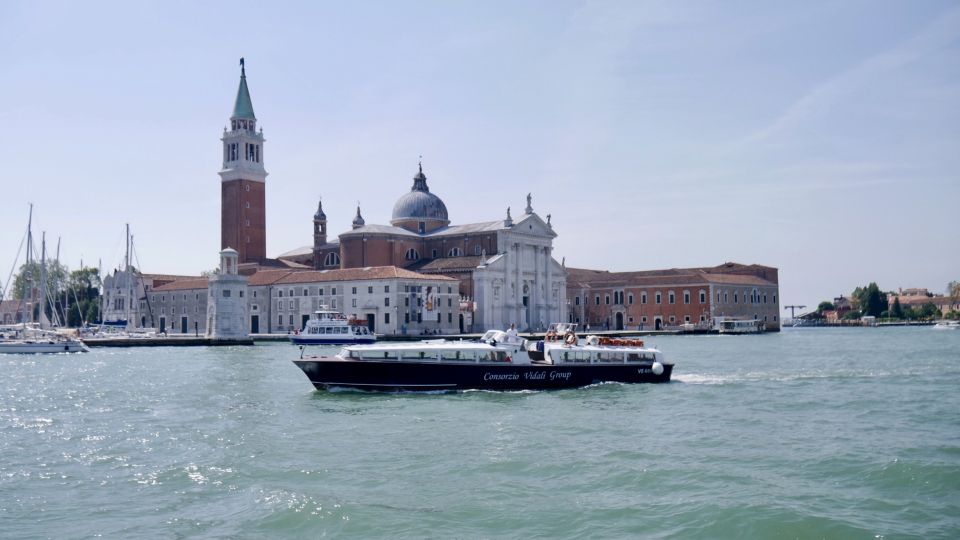 Evening Walking Tour with optional motorboat Ride - St. Mark’s Square at night: where your tour gives you choice