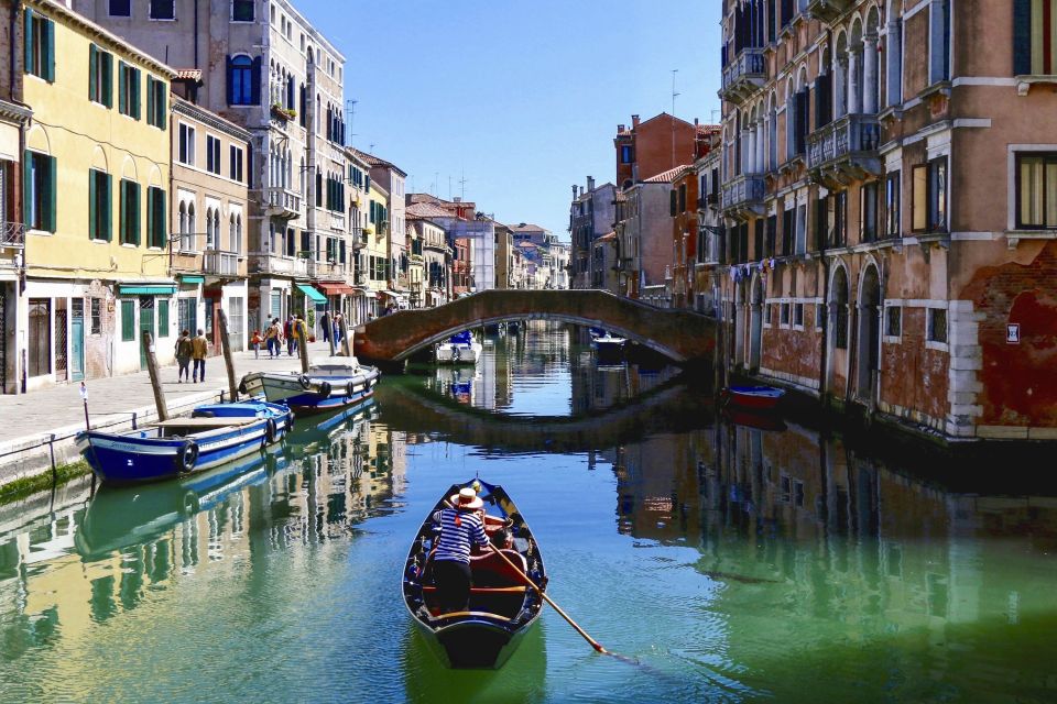 Evening Walking Tour with optional motorboat Ride - What to bring for a smoother evening