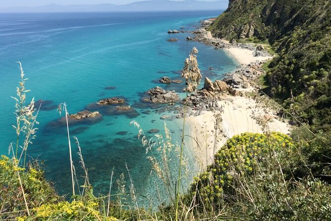 Exclusive boat tour for up to 8 people, beautiful Tropea - Tropea’s cliffside bay: views, the island, and the Lovers’ Cave idea (Stop 4)