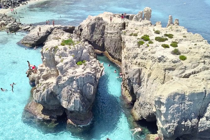 Exclusive boat tour in Tropea. Just you and your family - 4 hours - Tropea by private boat: why this route works