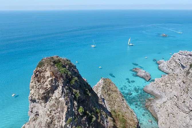Exclusive boat tour in Tropea. Just you and your family - 4 hours - Snorkeling and swimming: the included gear plus real guidance