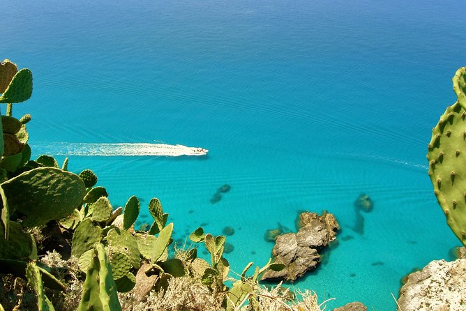 Exclusive boat tour in Tropea. Just you and your family - 4 hours - The private setup: meeting point, timing, and what you can expect