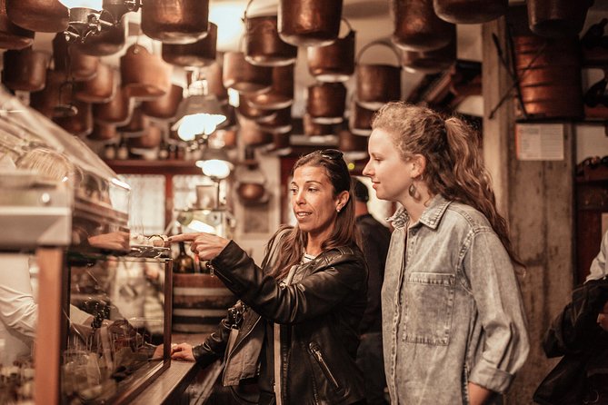 Exclusive Private Venice Food Tour with 6 or 10 Tastings - Stop 6: Seafood selection and fried fish vibes