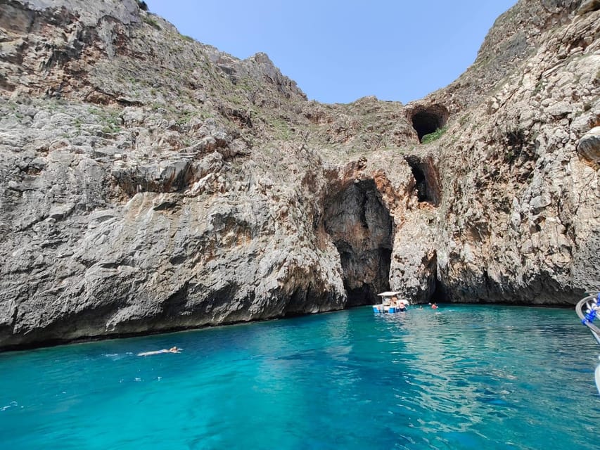 EXCURSION VISIT TO THE SANTA MARIA DI LEUCA CAVES - What’s On Board: Music, Relaxation, and Snacks That Keep You Comfortable