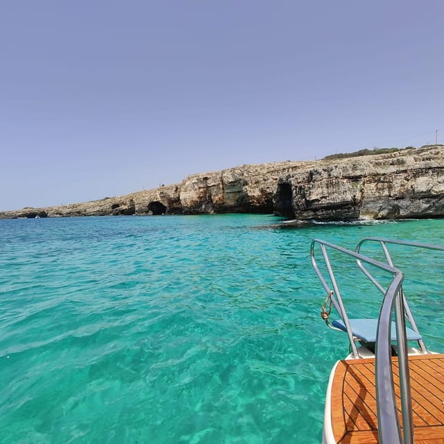 EXCURSION VISIT TO THE SANTA MARIA DI LEUCA CAVES - The Language Setup: Italian and English Live, French by Audio