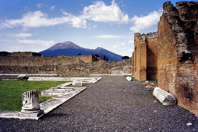 Explore Pompeii & Amalfi in One Day from Naples with Free Time - Lunch and Food: Plan for the Uncertainty