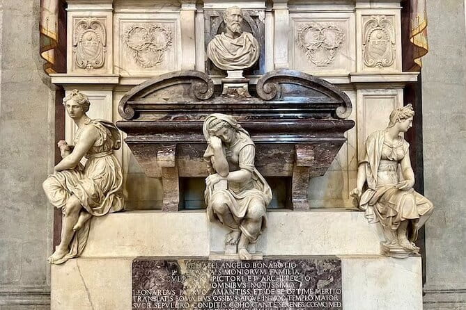 Fascinating Florence: Guided Walking Tour - Piazza della Repubblica: setting the stage in the middle of town
