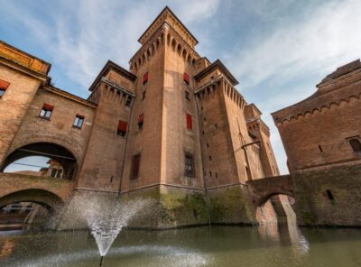 Ferrara: Estense Castle Guided Tour - Getting in smoothly: meeting under the arcade and the ticket gap