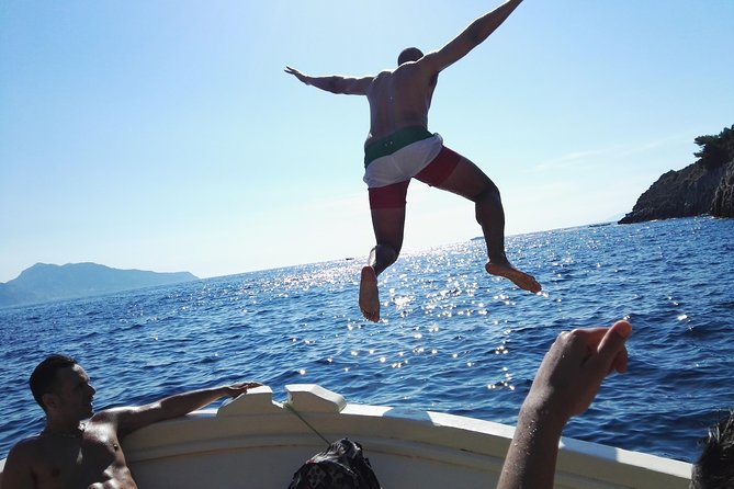Fishing and Tourism in Capri - The onboard lunch: organic food, homemade touches, and drinks