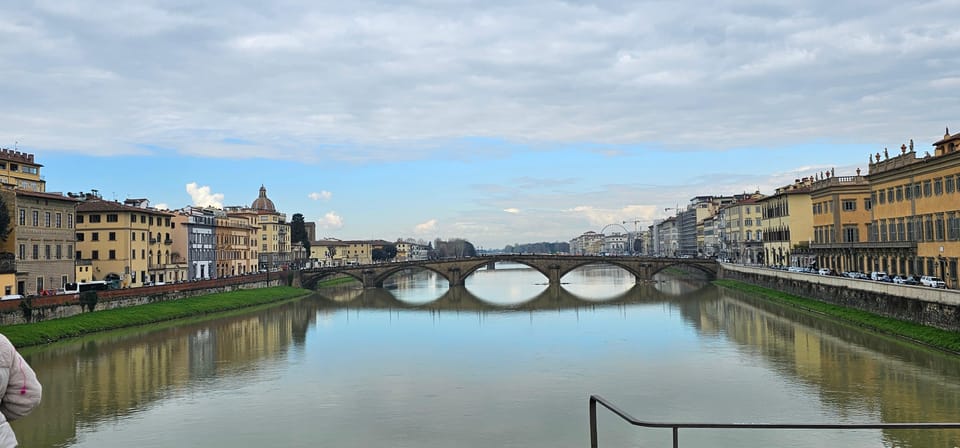 Florence: 2-Hour Guided Bike Tour - Piazza della Repubblica to Ponte Santa Trinita: Classic Florence, Measured Pace