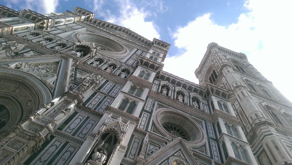 Florence: 4-Hour Private Tour Including Uffizi & Accademia - Signoria Square and Ponte Vecchio: seeing the stage, not just the postcard