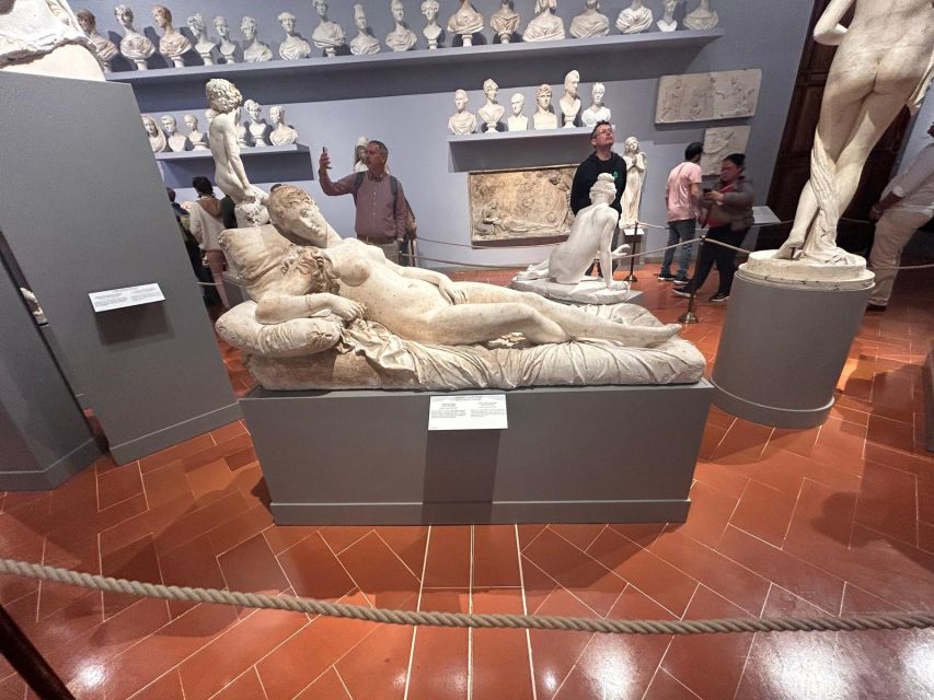 Florence: Accademia Gallery David Entry & Audio Guide App - Painting galleries: Giotto, Botticelli, and the style shift you can actually see