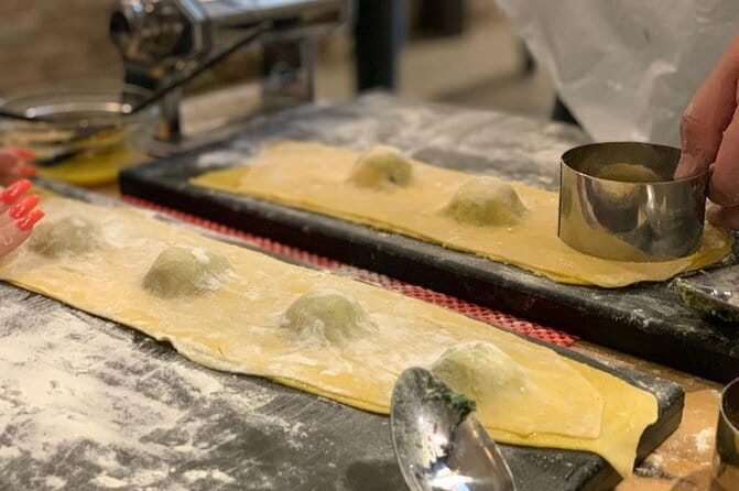 Florence: Cooking Class Pasta & Tiramisu Making Unlimited Wine - Picking your time slot: the restaurant location can change
