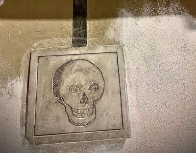 Florence: Dark Mysteries and Legends Guided Walking Tour - Piazza Santissima Annunziata: Brunelleschi, faith, and myth in one breath