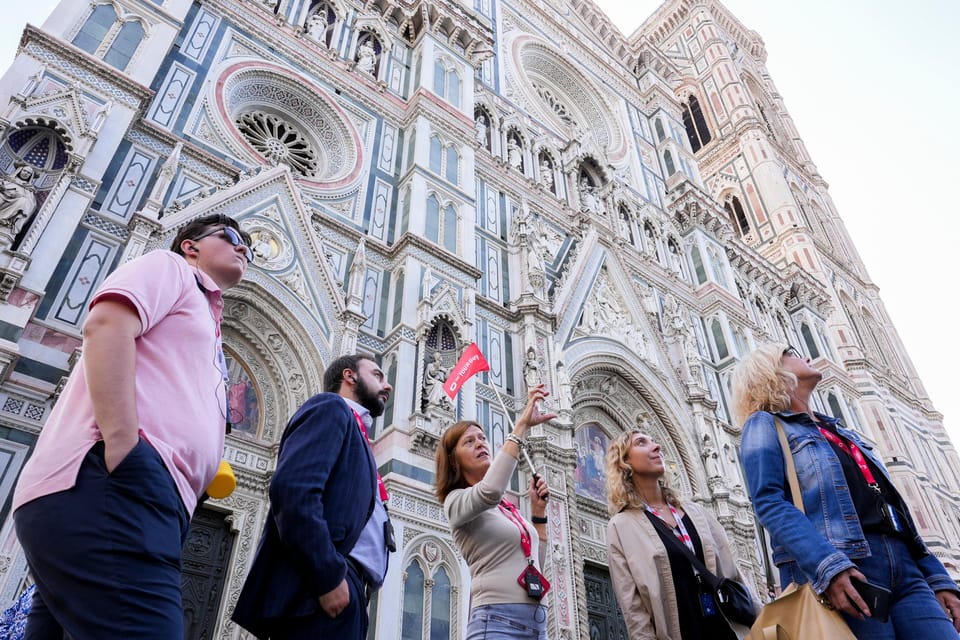 Florence: Duomo Cathedral Guided Tour with Fast-Track Entry - Standing Under the Dome: Construction Secrets You Can Actually Imagine