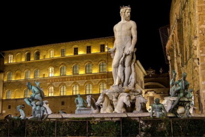 Florence Evening Walking Tour: Stories of Power, Love & Betrayal - Getting oriented fast: Piazza degli Strozzi, small groups, and headset clarity