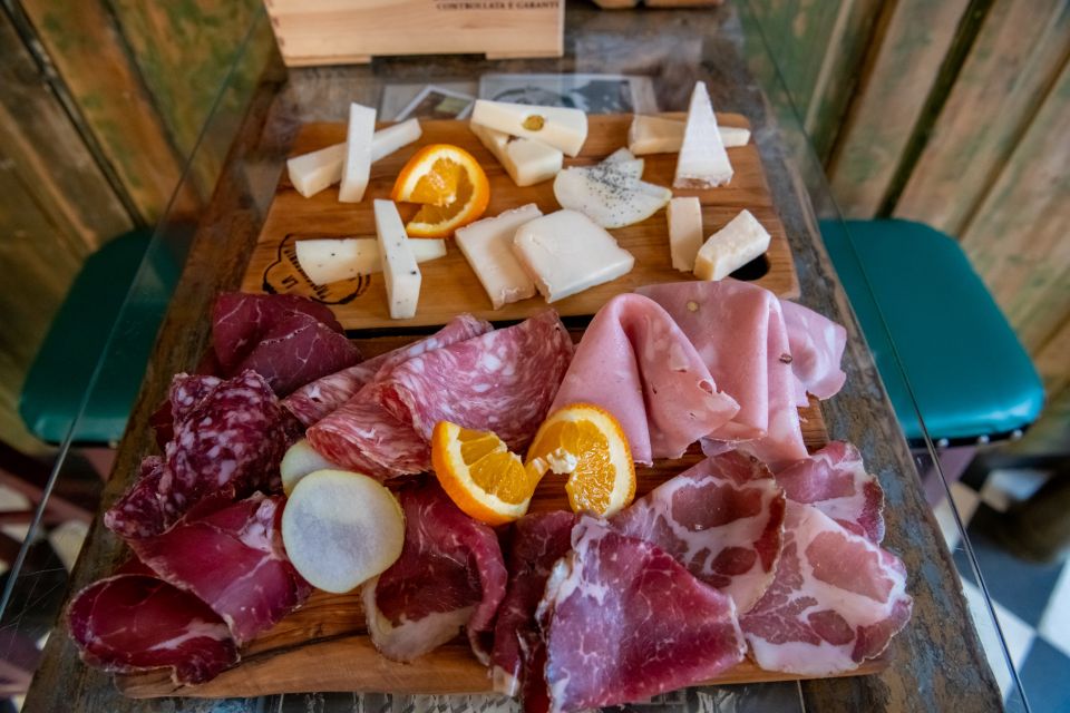 Florence: Flavours of Tuscany Food Tour - Your guide shapes the whole experience