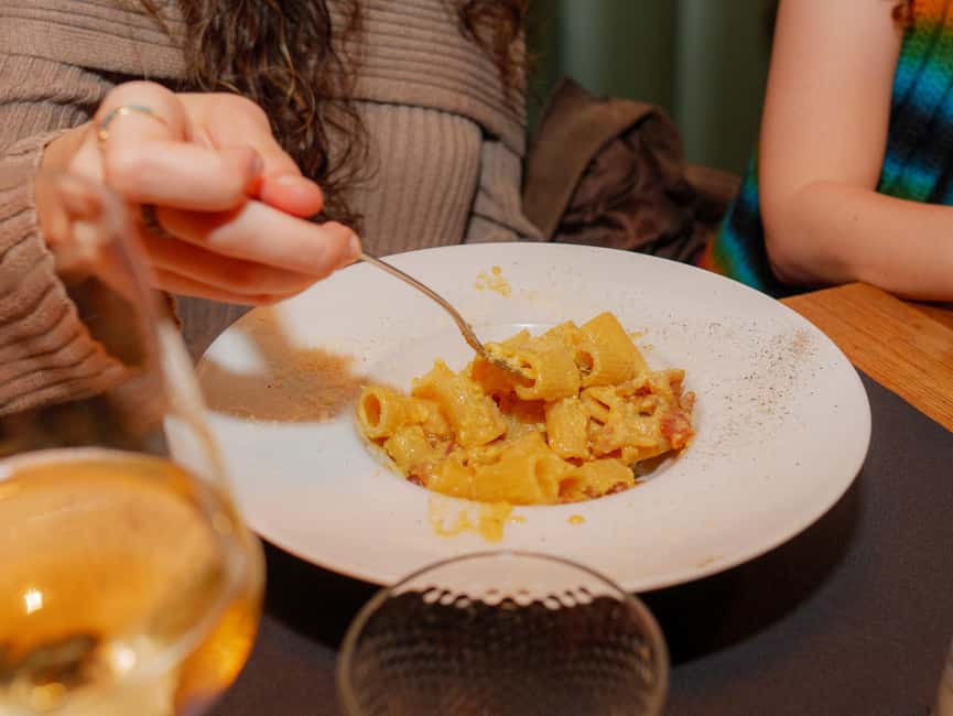 Florence: Guided Food Walking Tour with Tuscan Classics - Turning each bite into Florence context (this is where the guide matters)