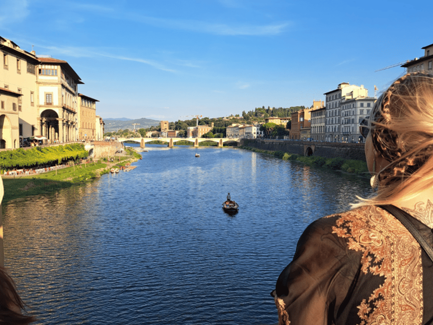 Florence: Guided Gondola Boat Tour with a Glass of Wine - Who this tour suits (and who should consider alternatives)