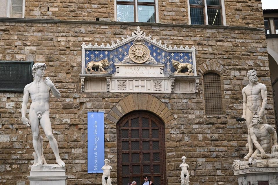 Florence: Guided Tour of Medici Family Secrets and Chapels - Michelangelo’s Secret Room: What You Can See Without Going Inside
