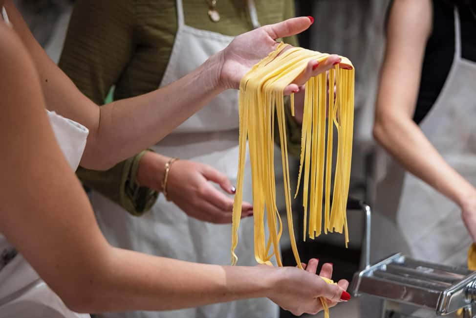Florence: Handmade Pasta & Dessert Class with Unlimited Wine - Rolling pin and pasta machine: your 3-hour workflow in plain language