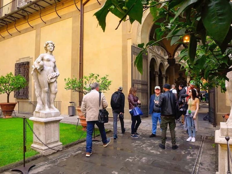 Florence: Medici Family Guided Walking Tour - Medici Chapels: where power meets Michelangelo-level art