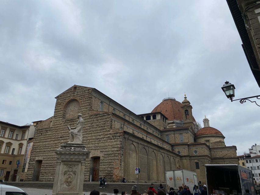 Florence: Medici Family History Tour - Rivalry outside: Palazzo Strozzi, Palazzo Albizi, and the power map