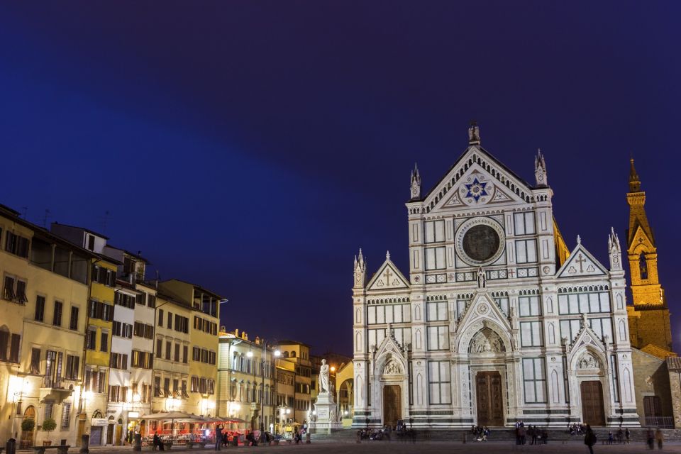 Florence: Night Tour by Electric Bike - Piazza del Duomo: spotting Brunelleschi’s dome from the right angle