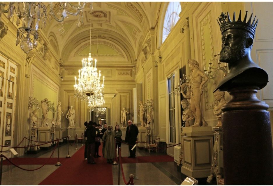 Florence: Palatina Gallery and Pitti Palace Guided Tour - Palazzo Pitti Royal Apartments: the rooms where power lived