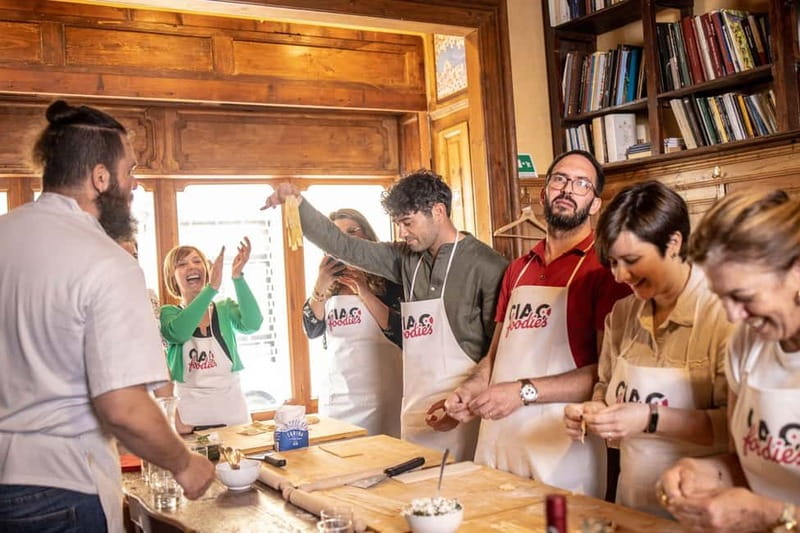 Florence: Pasta & Tiramisu Class with Unlimited Wine - Sant’Ambrogio Market With a Chef: Buying the Right Stuff