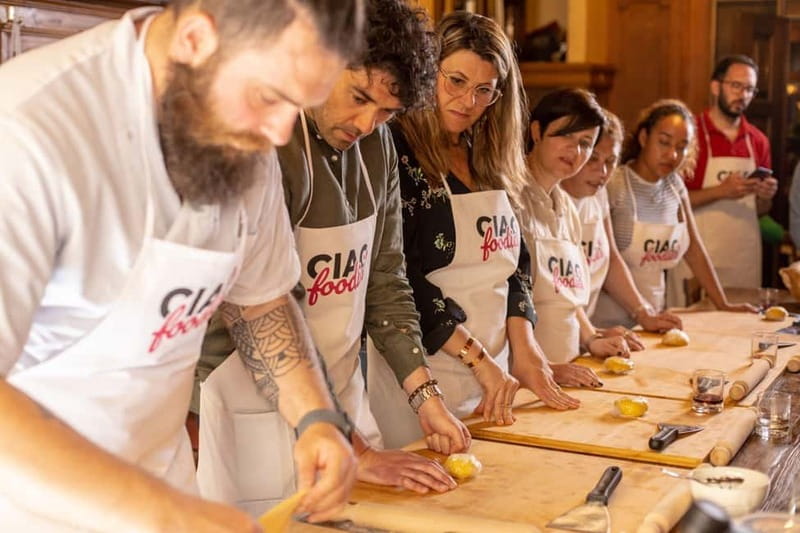 Florence: Pasta & Tiramisu Class with Unlimited Wine - Making the Sauces First: Ragù and Tomato Basics