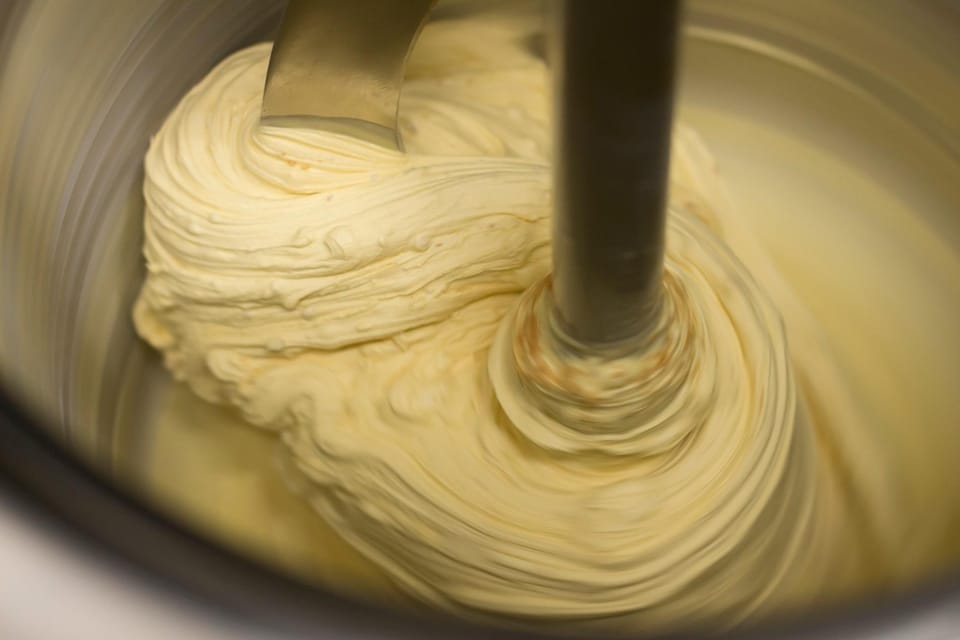 Florence: Pizza and Gelato Experience with Unlimited Wine - Gelato Workshop: Making Italian Gelato and Cooling Off the Right Way