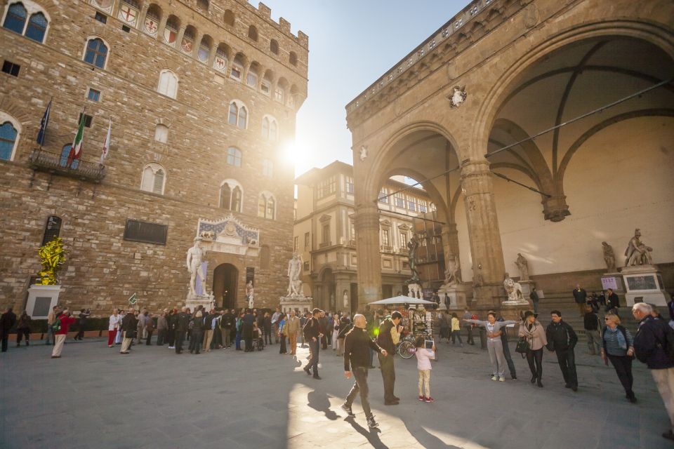 Florence: Private Walking Tour of Florence's Hidden Gems - Piazza della Repubblica and the Florence Duomo complex: finish with the wow