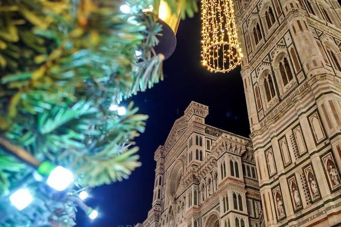 Florence River Cruise on a Traditional Barchetto - Corsini Palace and Santa Trinita Bridge: architecture at river-level details