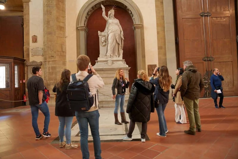 Florence: Santa Croce Church Tour with Entry Ticket - Tombs, monuments, and why the church doubles as a public memory