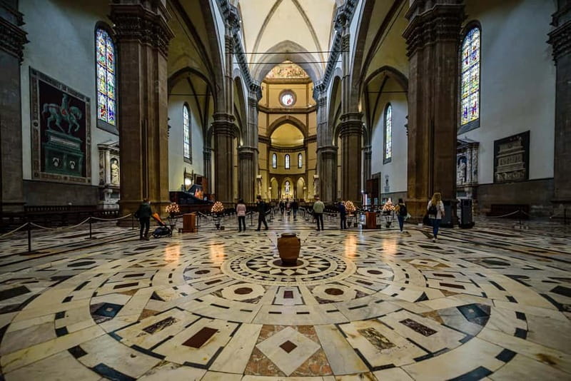 Florence: Skip-the-Line Duomo, Baptistery, Giotto Bell Tower - Santa Maria del Fiore inside: how the guide helps you see the frescoes